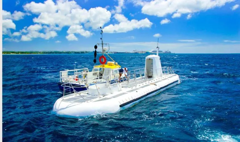 Unlock the Ocean’s Secrets: An Adventurer’s Guide to the Atlantis Submarine Tour